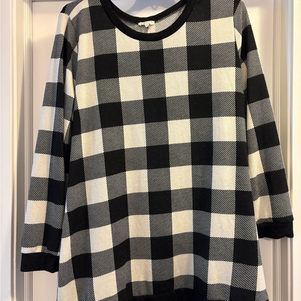 Sweet Love Black and White Plaid Top